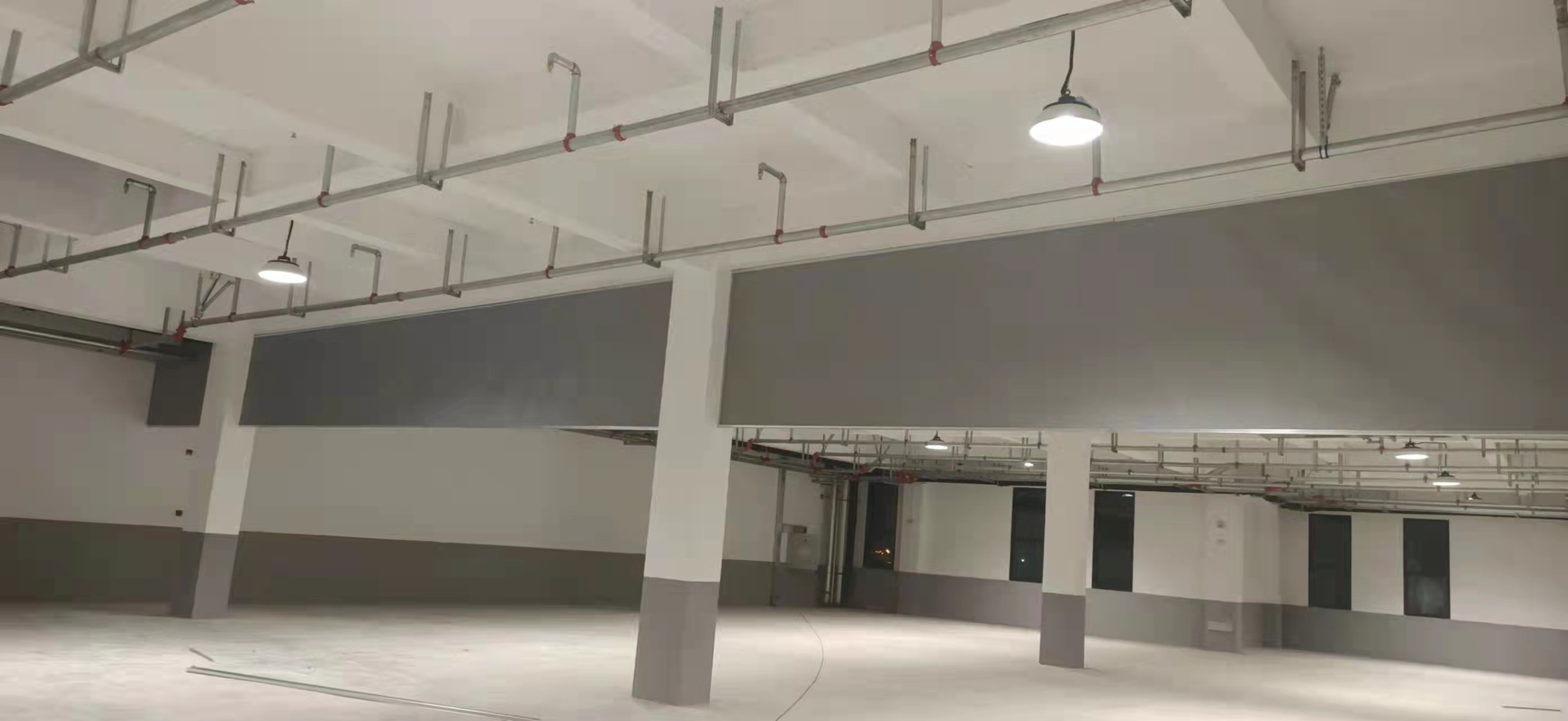 江蘇擋煙垂壁廠家介紹-不同材質(zhì)的擋煙垂壁在哪些場所適用？